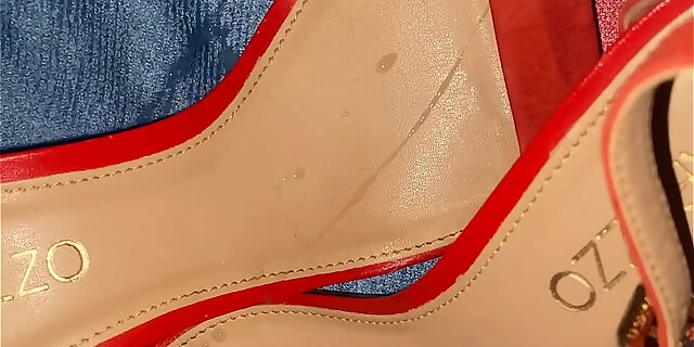 cumshot,feet